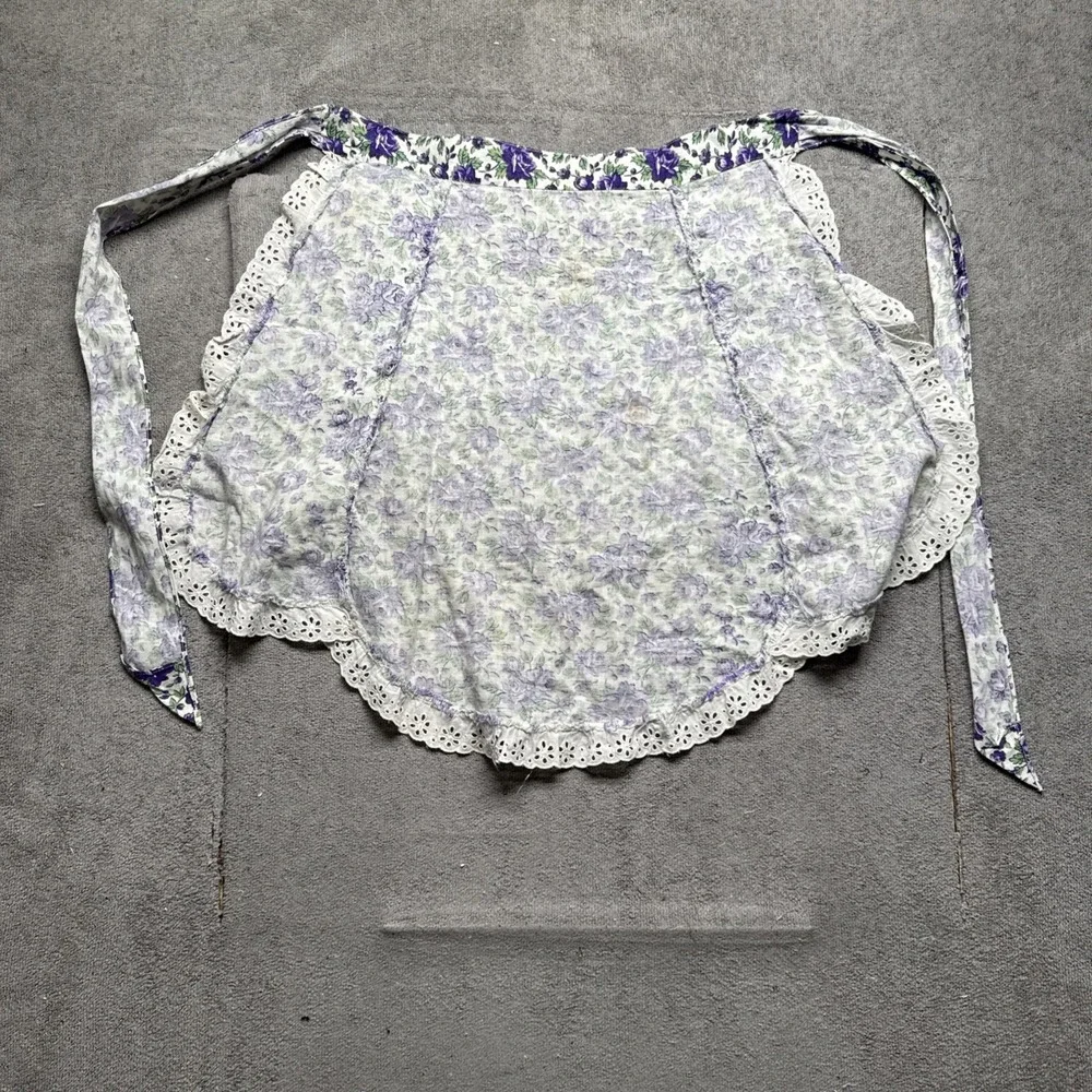 Vintage Handmade White Eyelet Lace‎ Apron Purple Floral Country Cottagecore